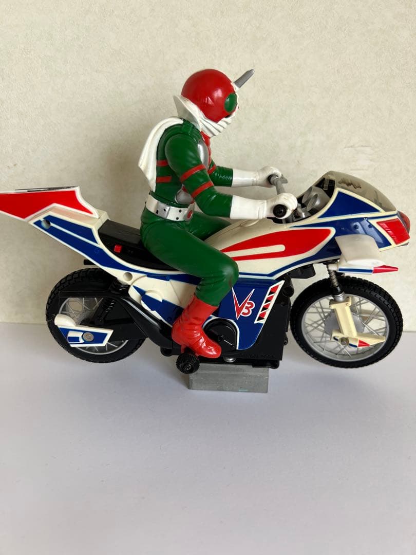 V３　フィギュア　バイク付き
