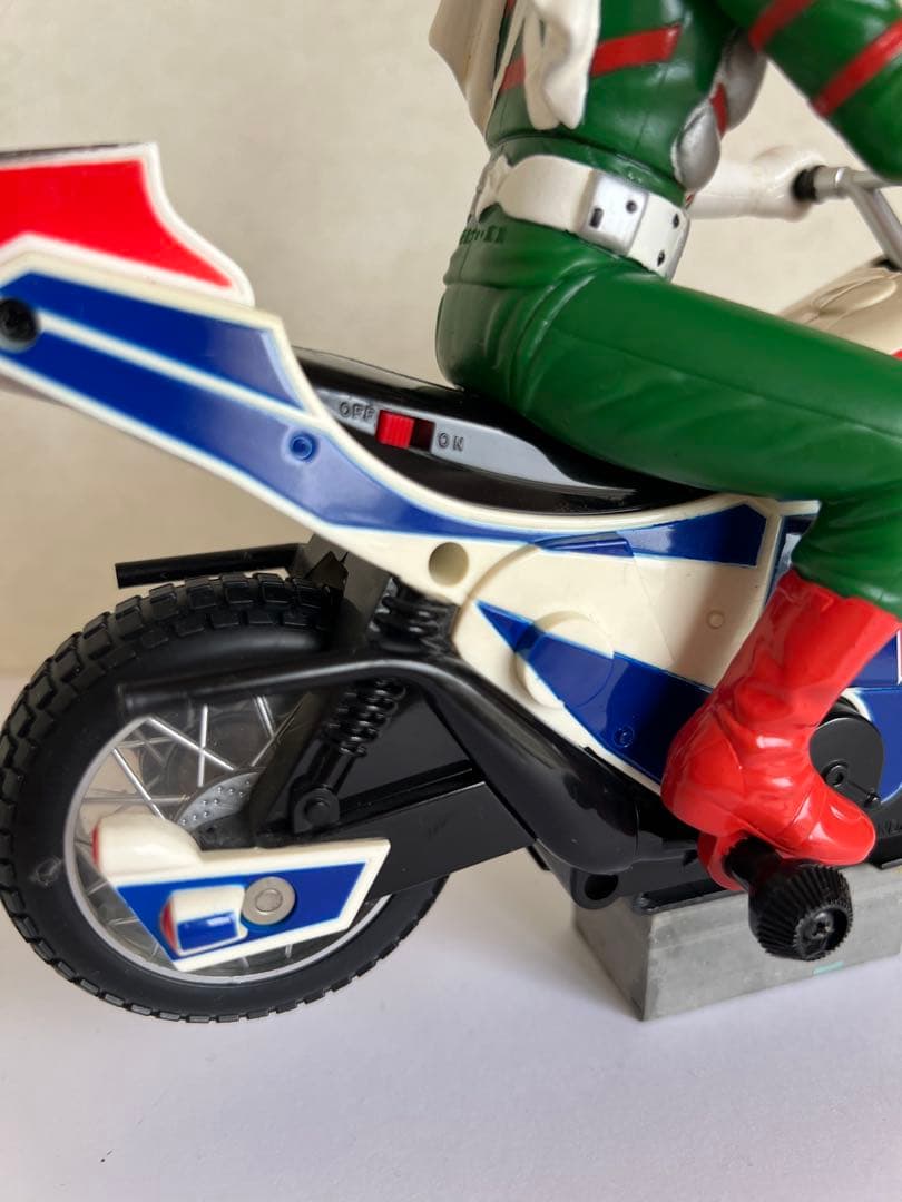 V３　フィギュア　バイク付き