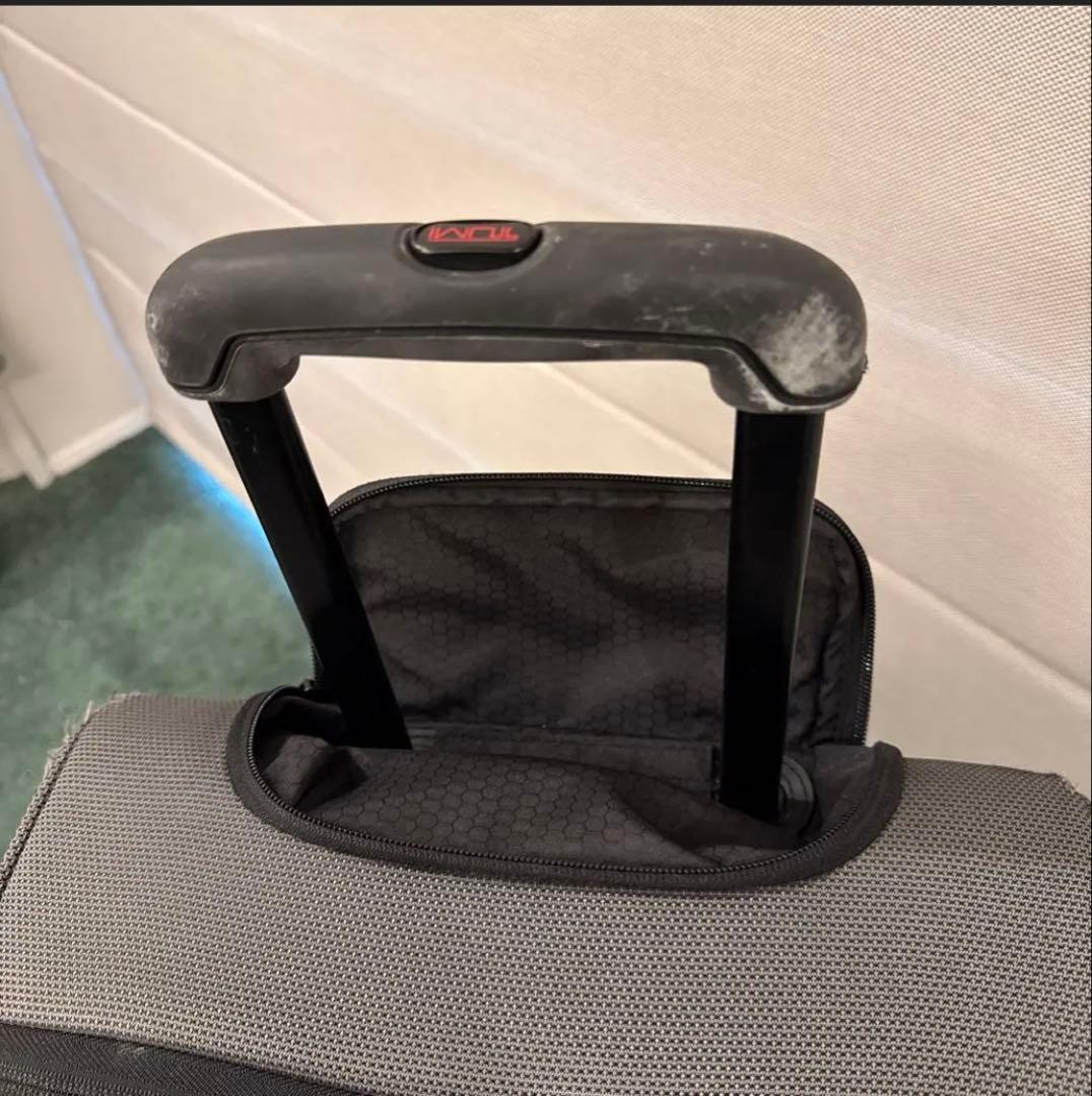 トゥミ TUMI製2輪キャリーケース大