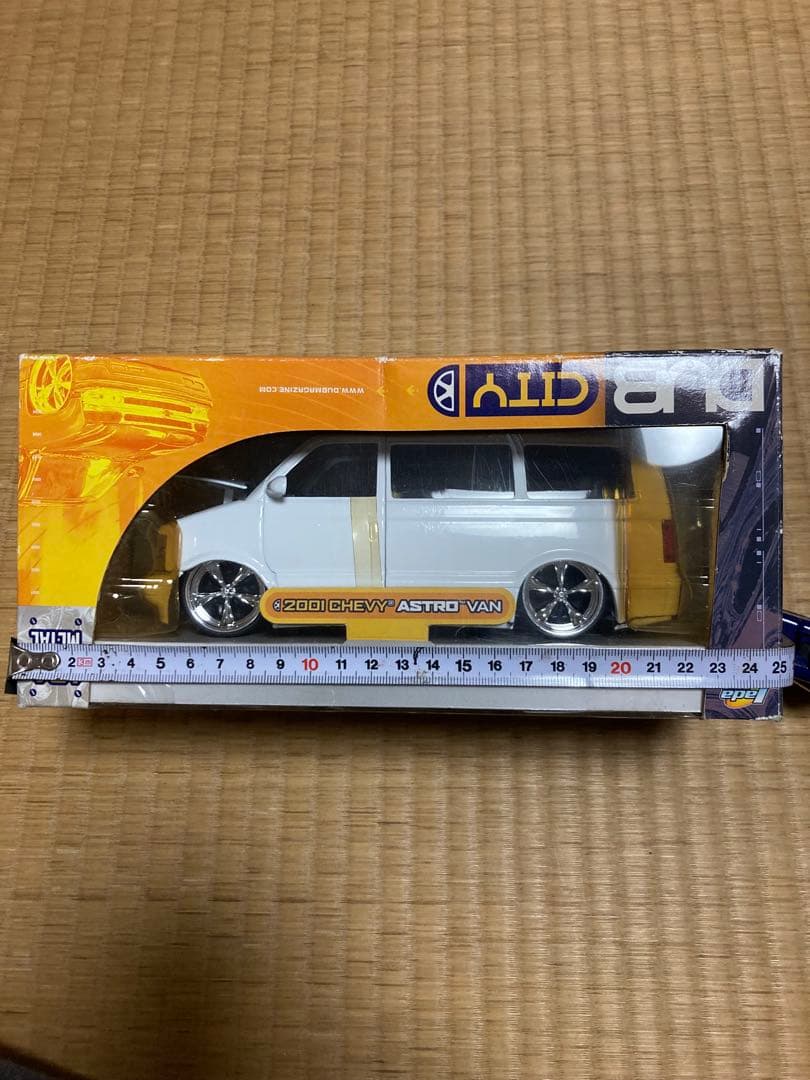 自動車 DUB CITY 2001 CHEVY ASTRO VAN 1/24