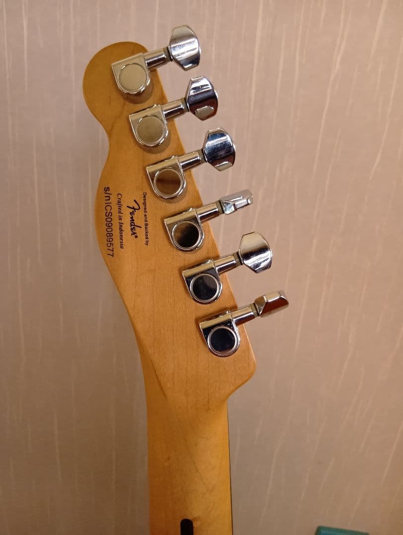 Squierエレキギターアビリルラヴィーンモデルテレキャスター （ケース付き）