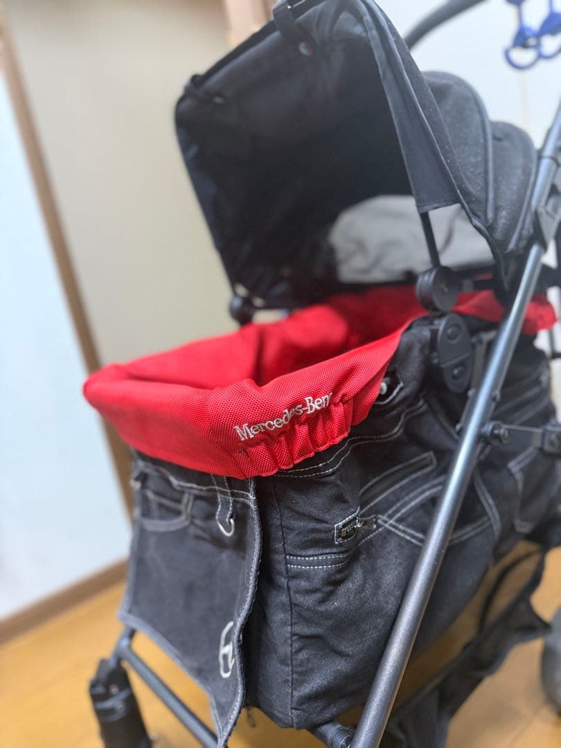 Mercedes-Benz ペットカート 黒/赤