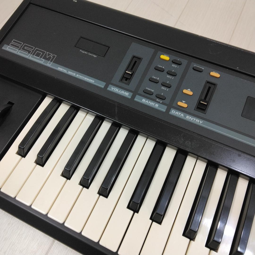 ENSONIQ ESQ1 ビンテージシンセサイザー 中古現状品