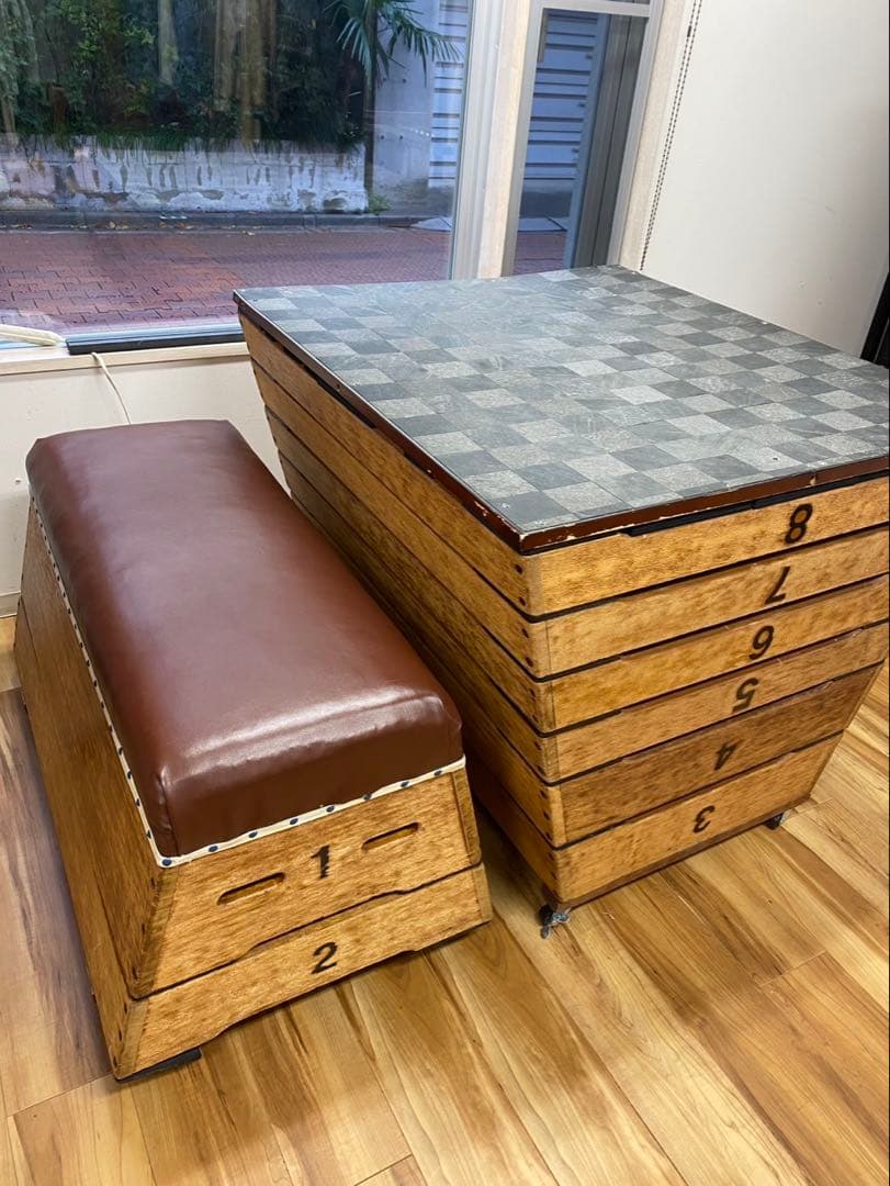 跳び箱をリメイク収納可能テーブルと椅子セット