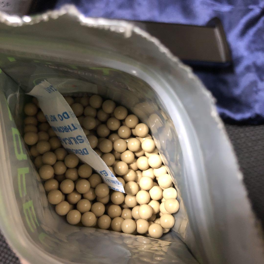 ガスガン 美品 BB弾付き