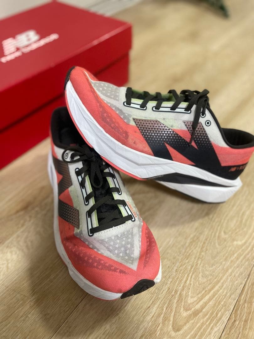 New Balance FuelCell Rebel v4フューエルセル レベル