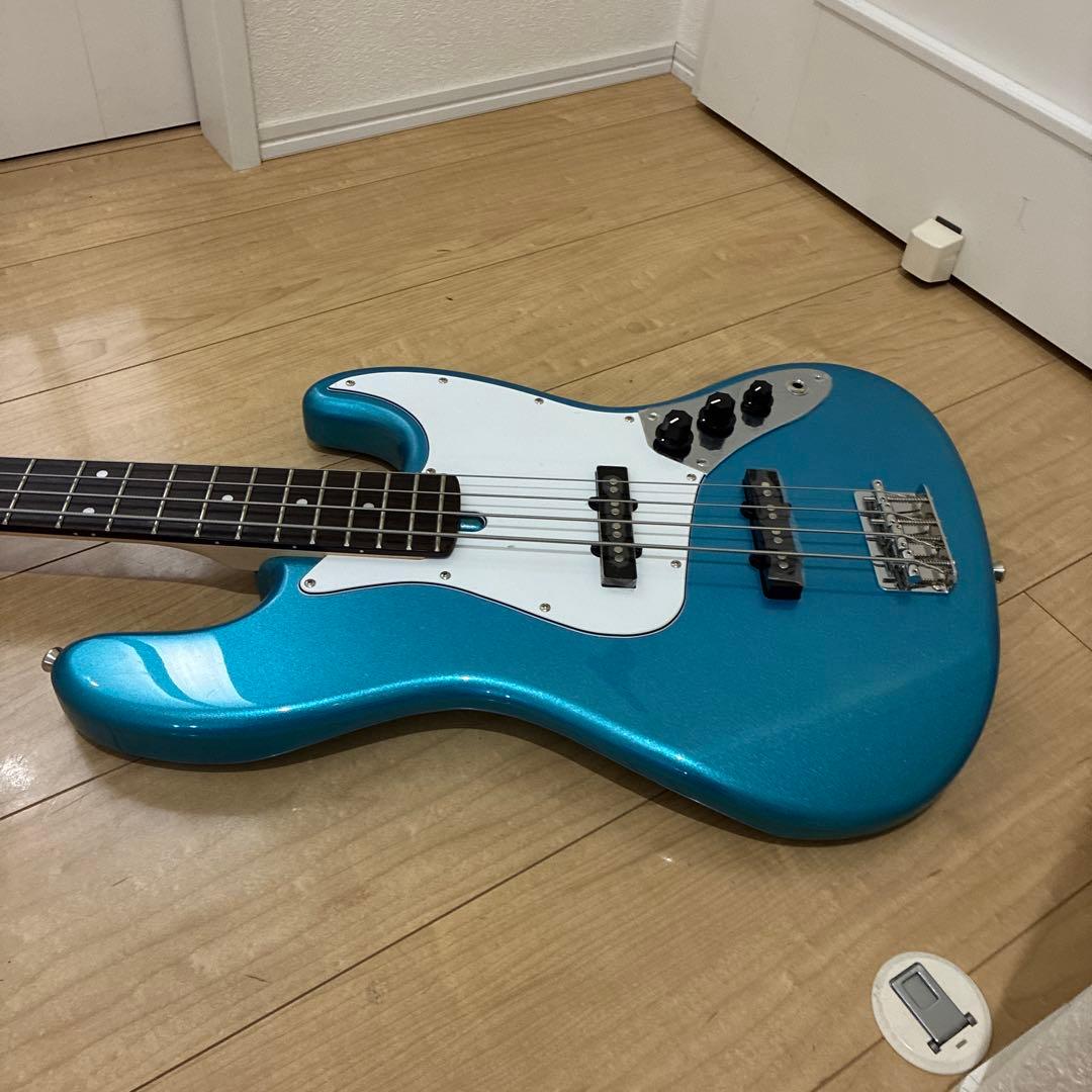 ほぼ新品！バッカス　ユニバースシリーズ　ジャズベースタイプベースギター　調整済み