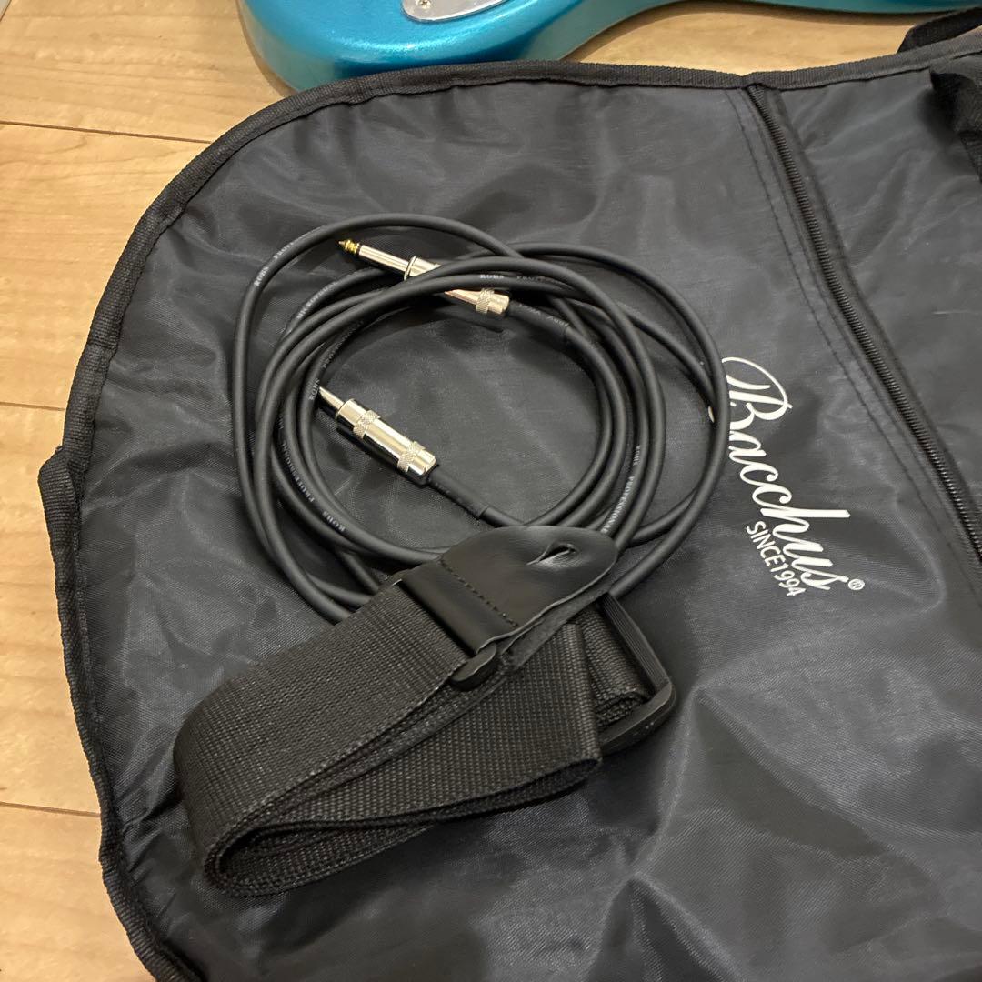 ほぼ新品！バッカス　ユニバースシリーズ　ジャズベースタイプベースギター　調整済み