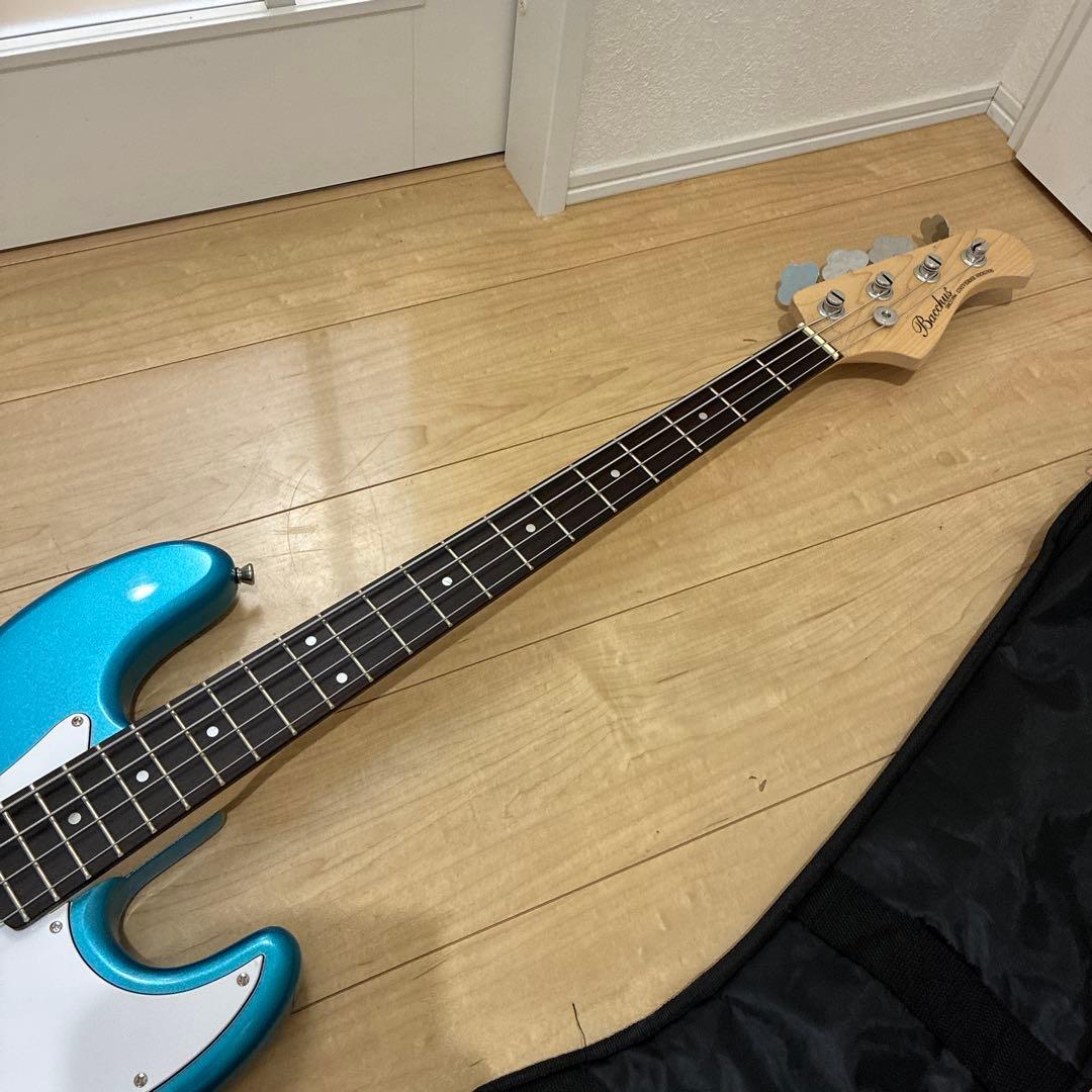 ほぼ新品！バッカス　ユニバースシリーズ　ジャズベースタイプベースギター　調整済み