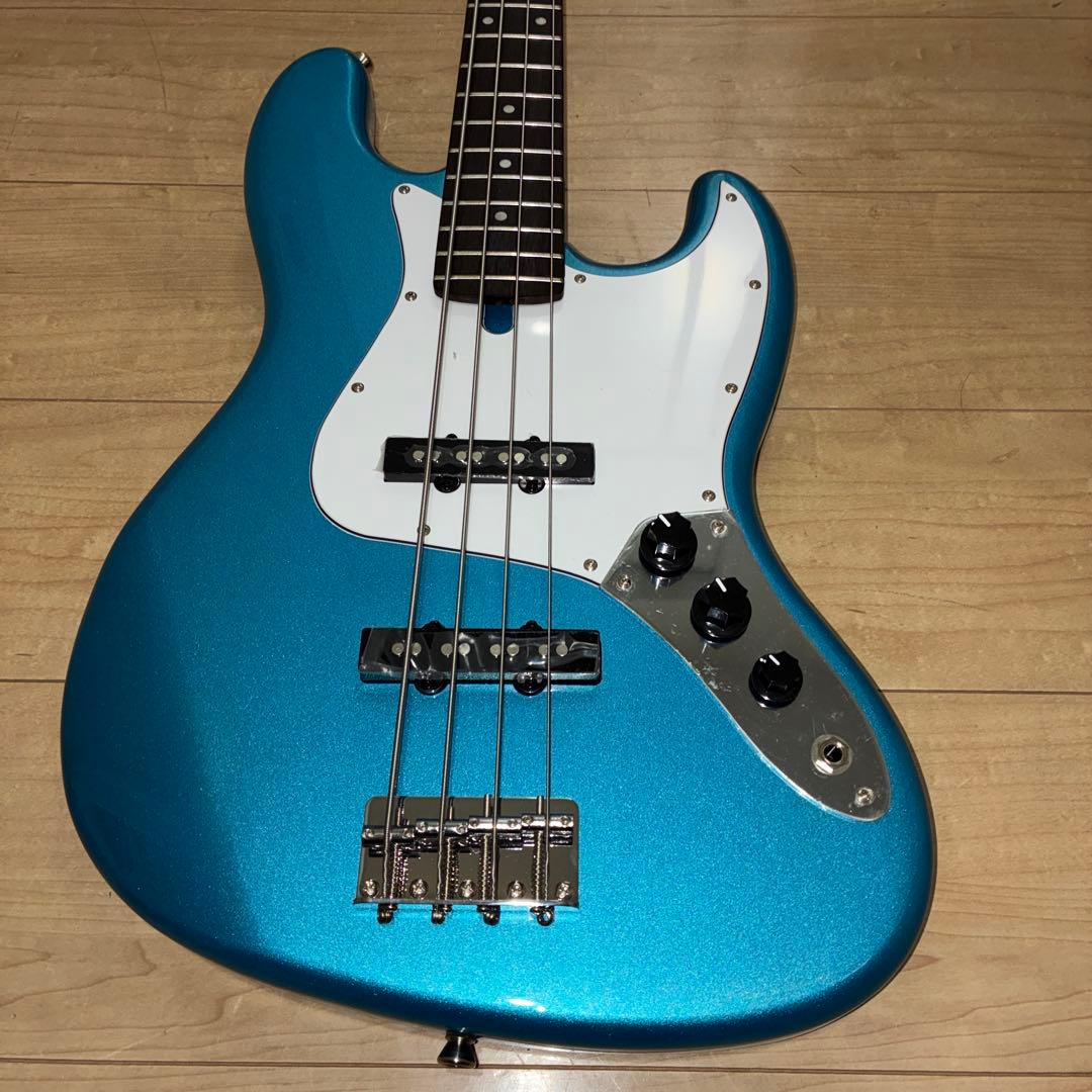 ほぼ新品！バッカス　ユニバースシリーズ　ジャズベースタイプベースギター　調整済み