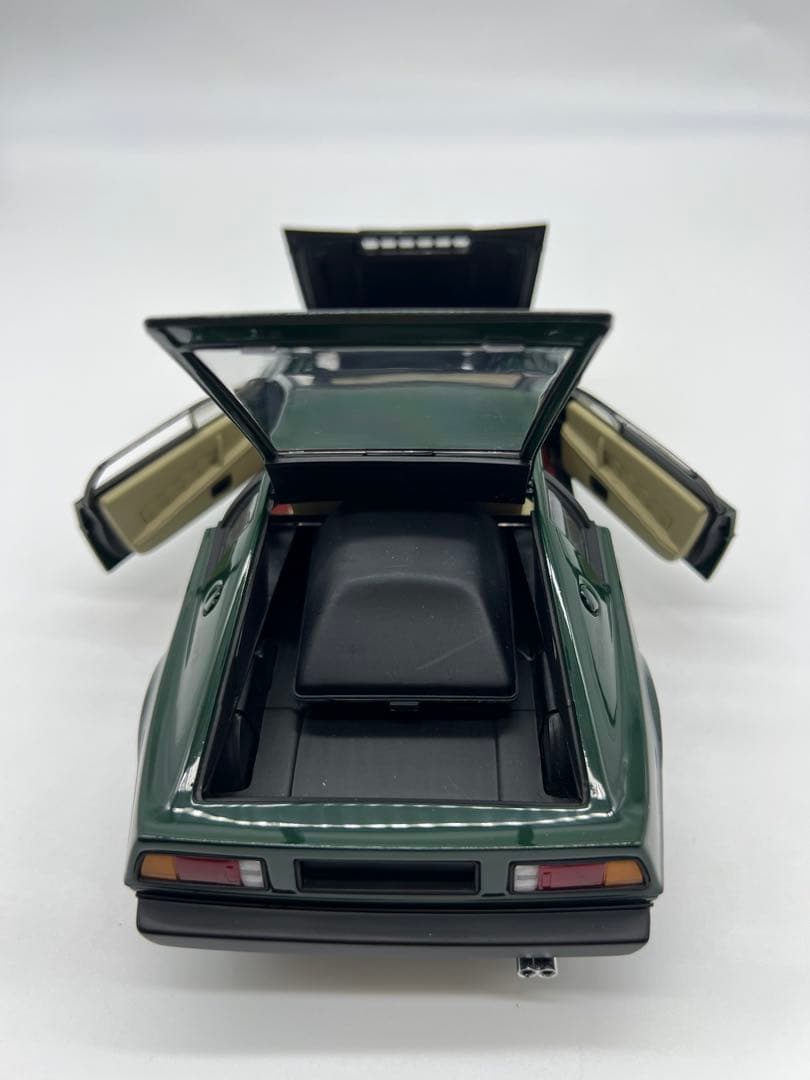 No110 ミニカー1/18箱なしAUTO art Lotus Esprit