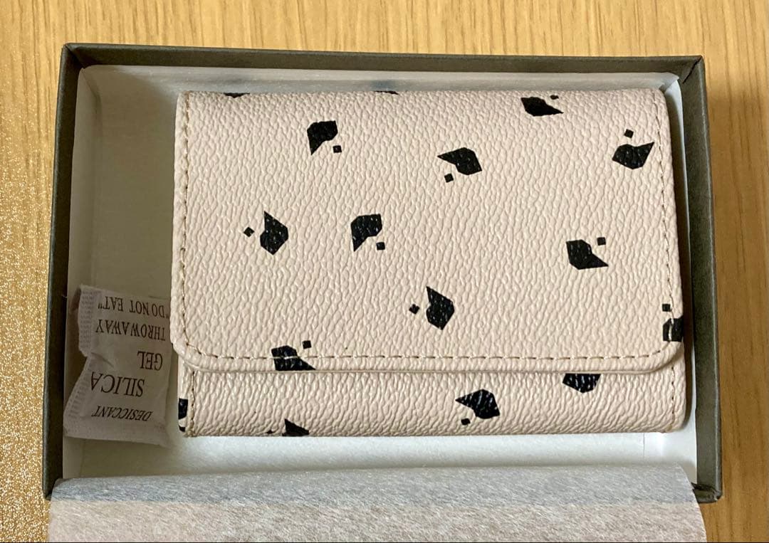 Perfume Closet P-DOT カードホルダー ベージュ