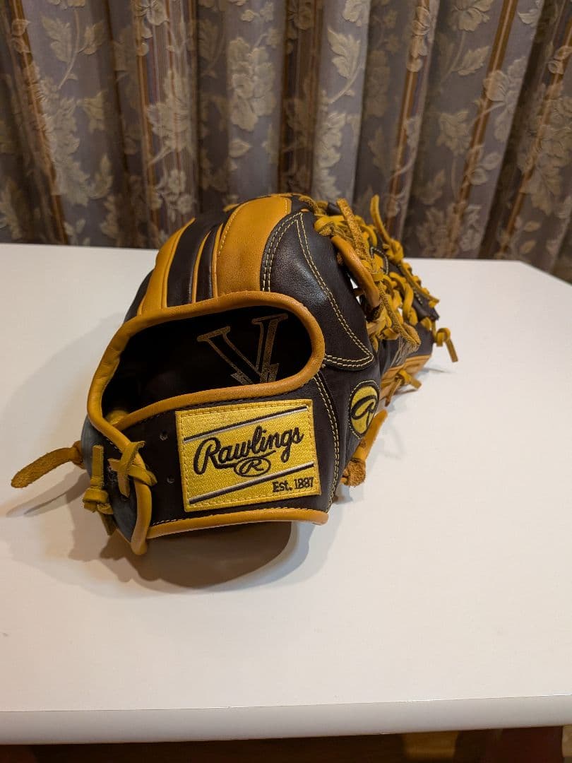 お*り様 Rawlings 軟式グローブ 黒/黄 ハーパーサイン