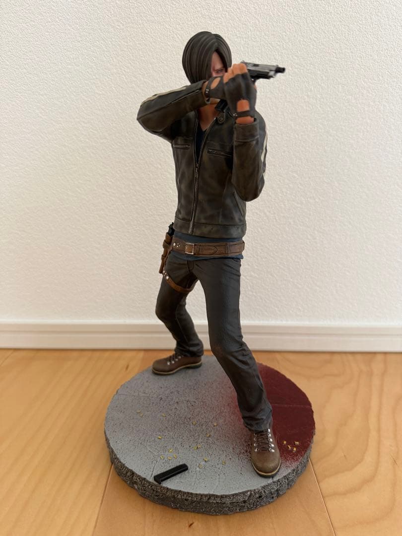 コトブキヤ ARTFX レオン・S・ケネディ 初版バージョン