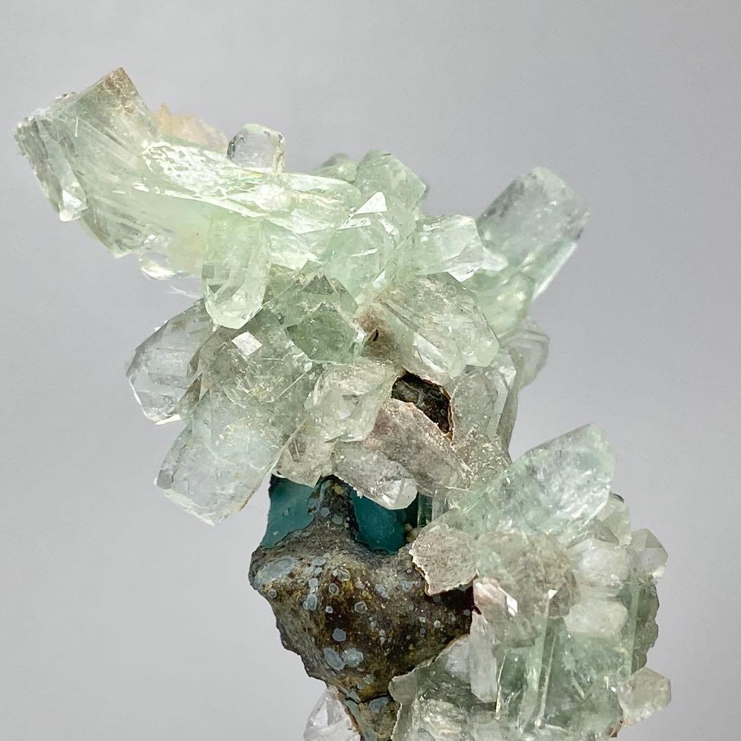 グリーンアポフィライト　魚眼石　鉱物標本　原石　天然石　ストーン