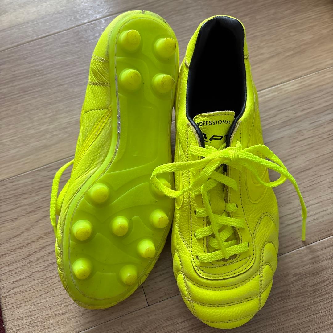 APTA サッカースパイク イエロー イタリア製