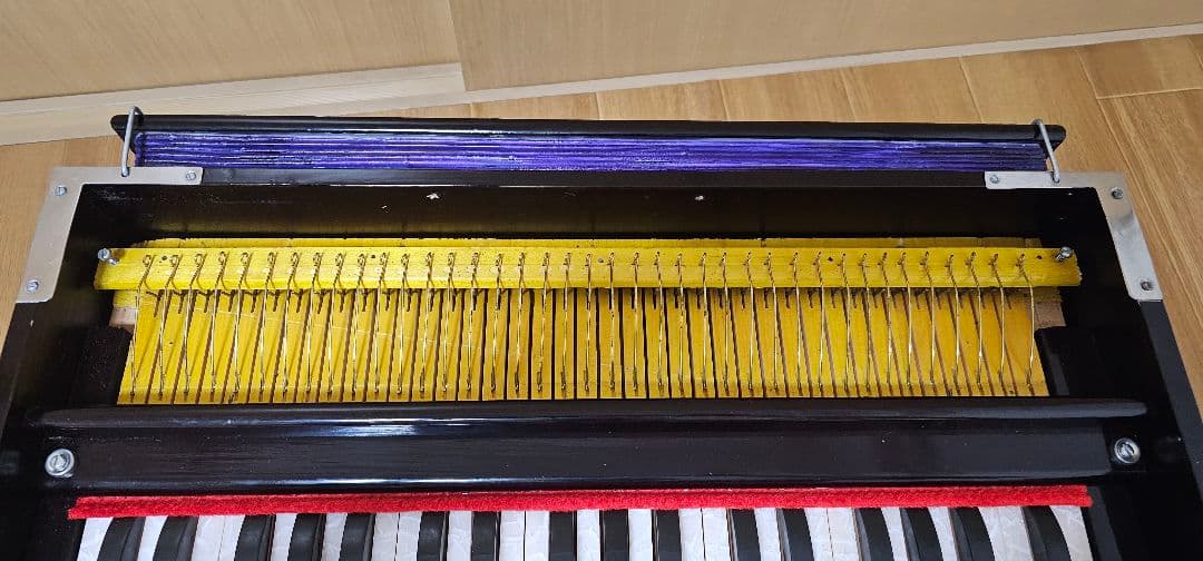 ハーモニウム 約37鍵 黒木製