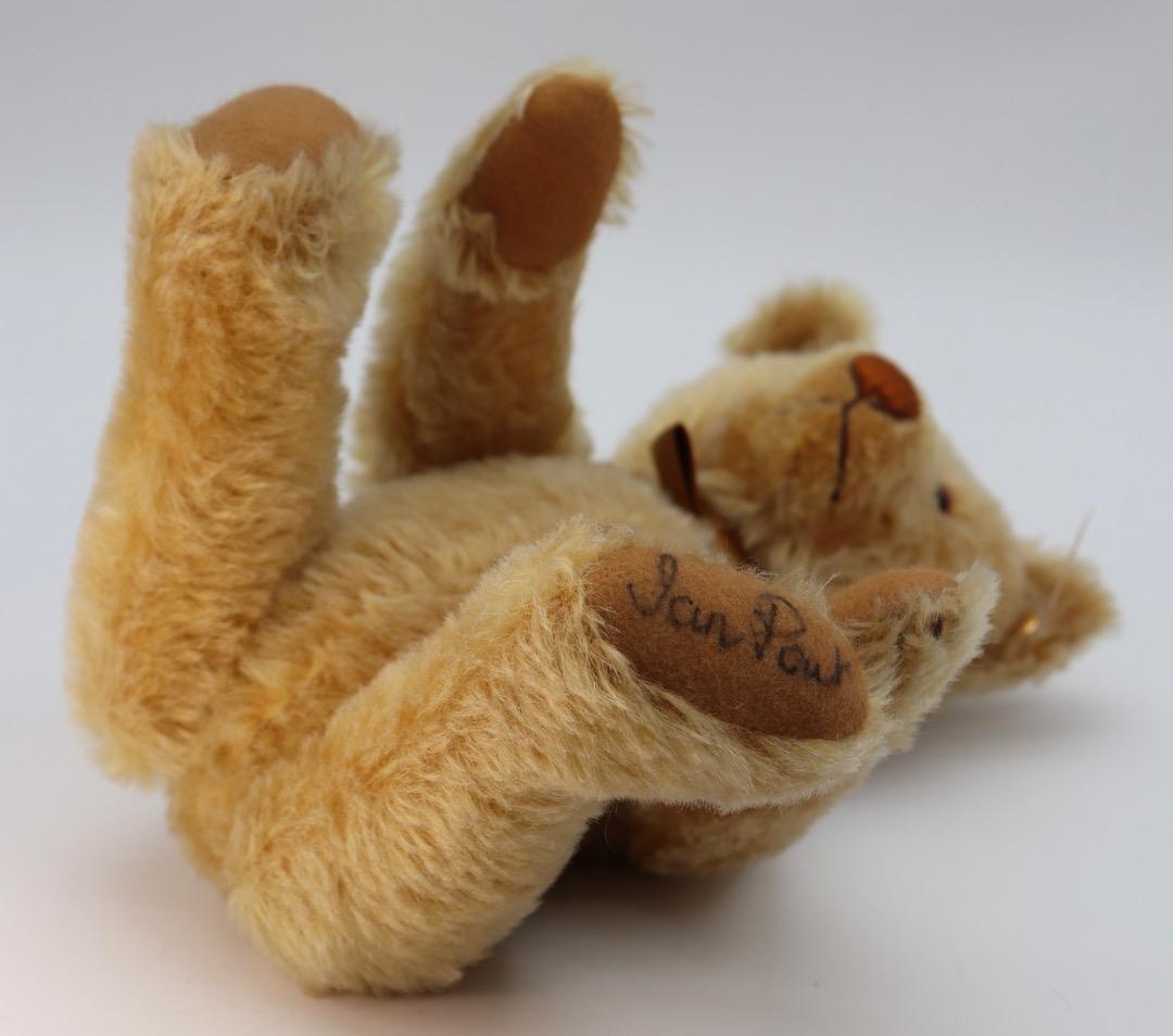 シュタイフ・テディベア e 限定2000体 Witneyの限定品