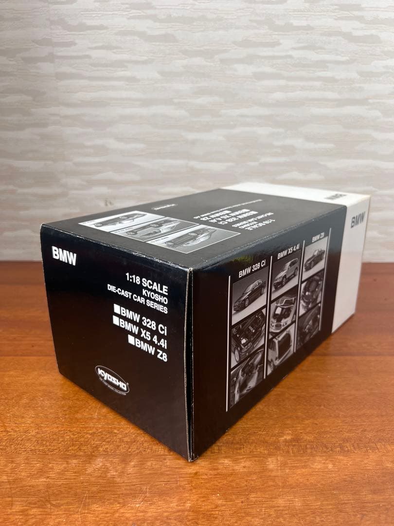 No520 ミニカー1/18 KYOSHO  Z8 Roadstar