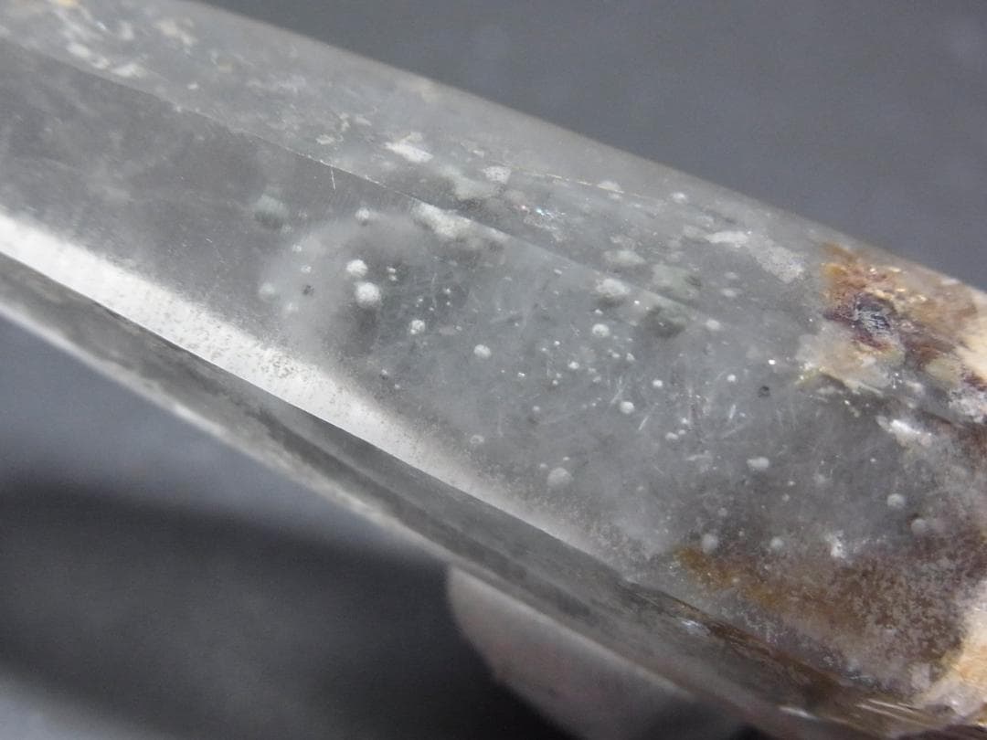 【期・価限定】ガマ出しハイグレード！　大分県　尾平鉱山コウモリ坑のマリモ入り水晶