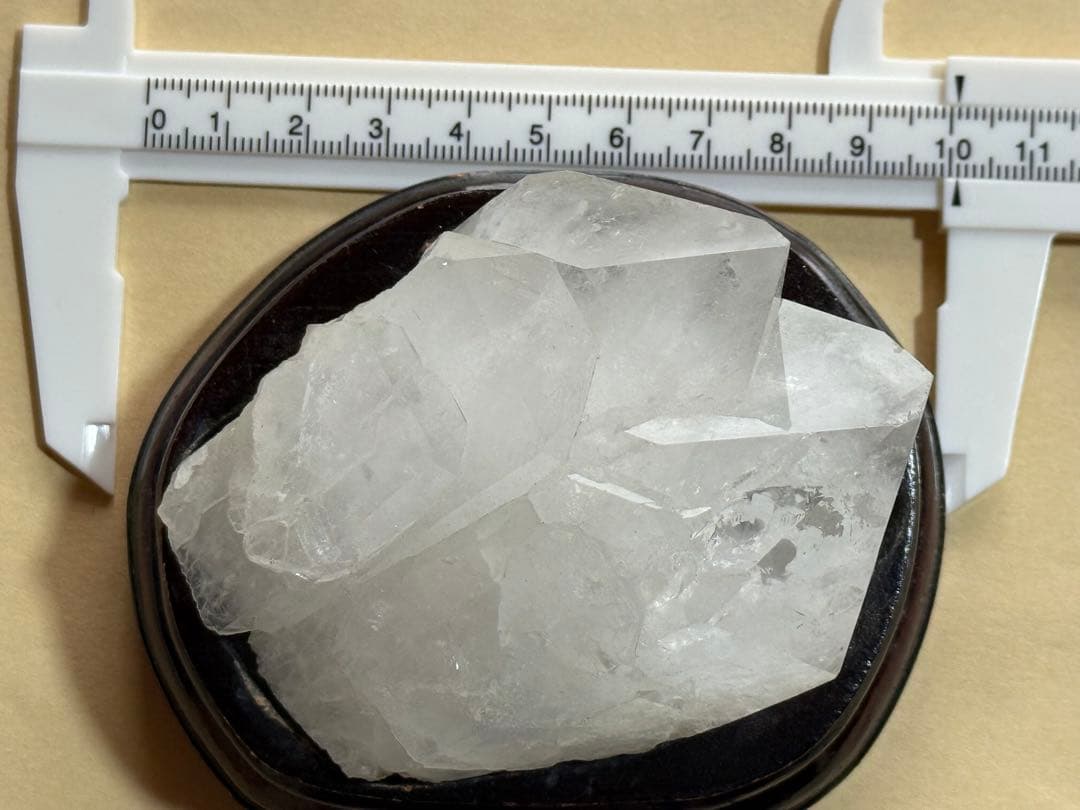 笛　ブラジル産水晶原石　台座付き