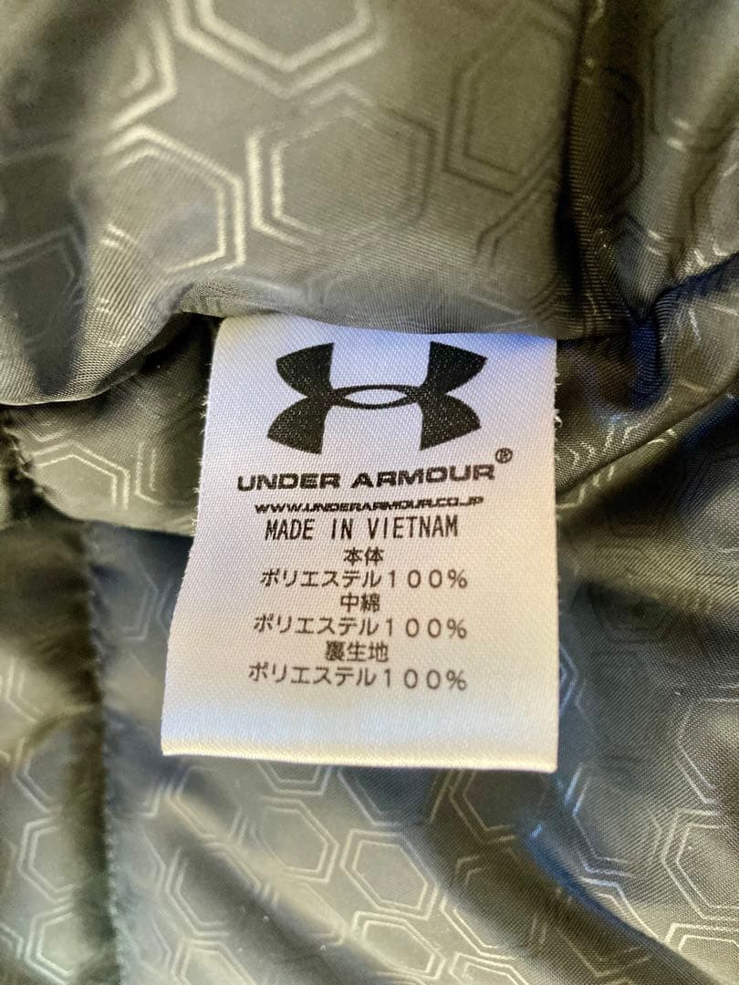 値下　アンダーアーマー ベンチコート SMサイズ 美品