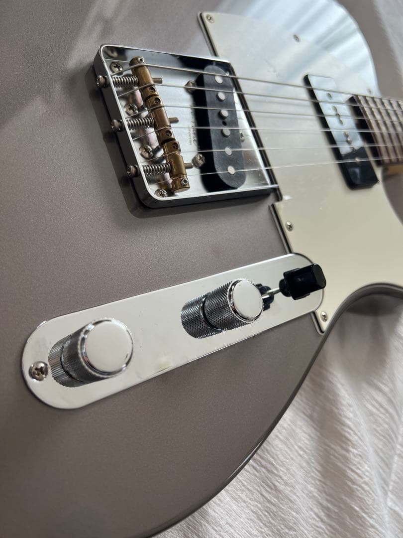 Three Dots Guitars Tモデル