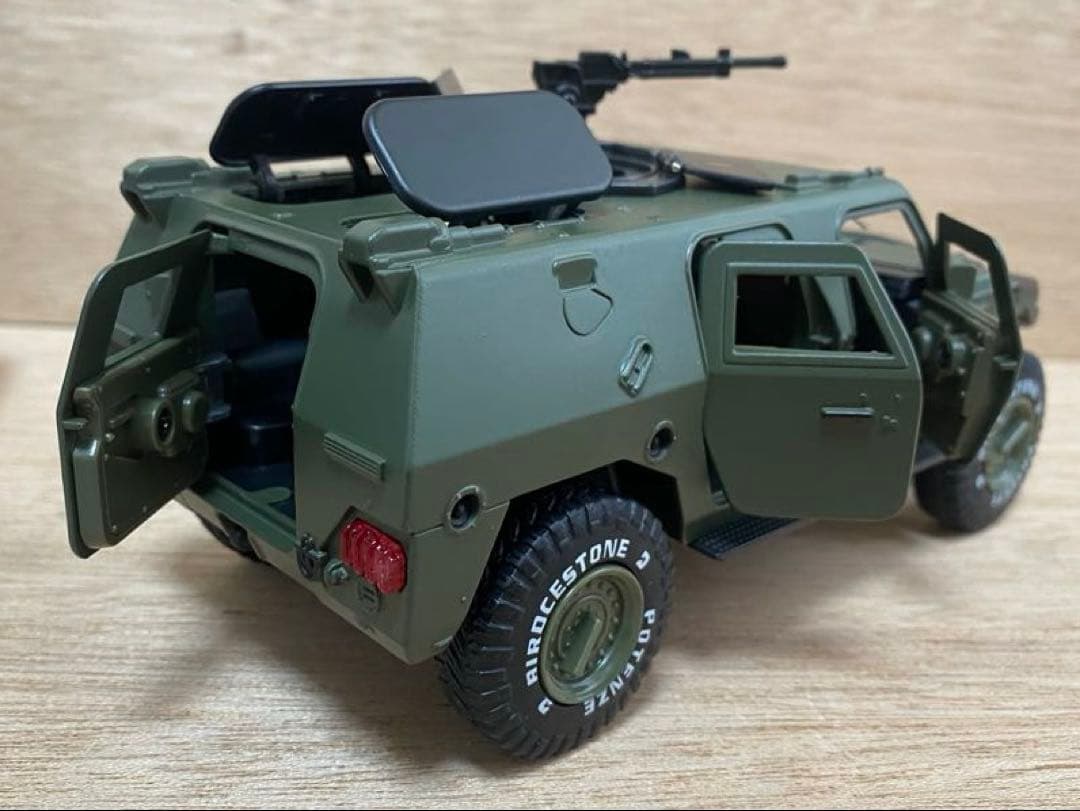 レア！1/24 装甲車　ミニカー　東風汽車集団　東風　EQ2050 猛士