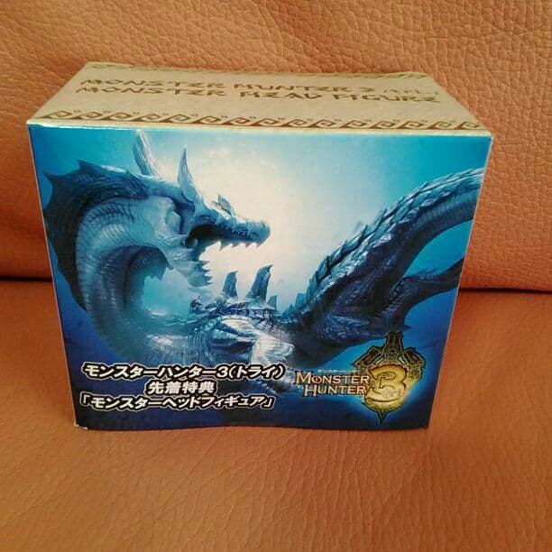《新品未開封》モンスターハンター3 トライ　先着特典 モンスターヘッドフィギュア