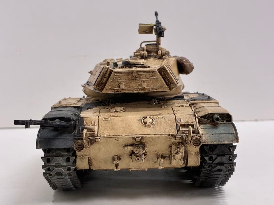 タミヤ　1/35 M41 完成品　戦車　模型　プラモデル　サウジアラビア