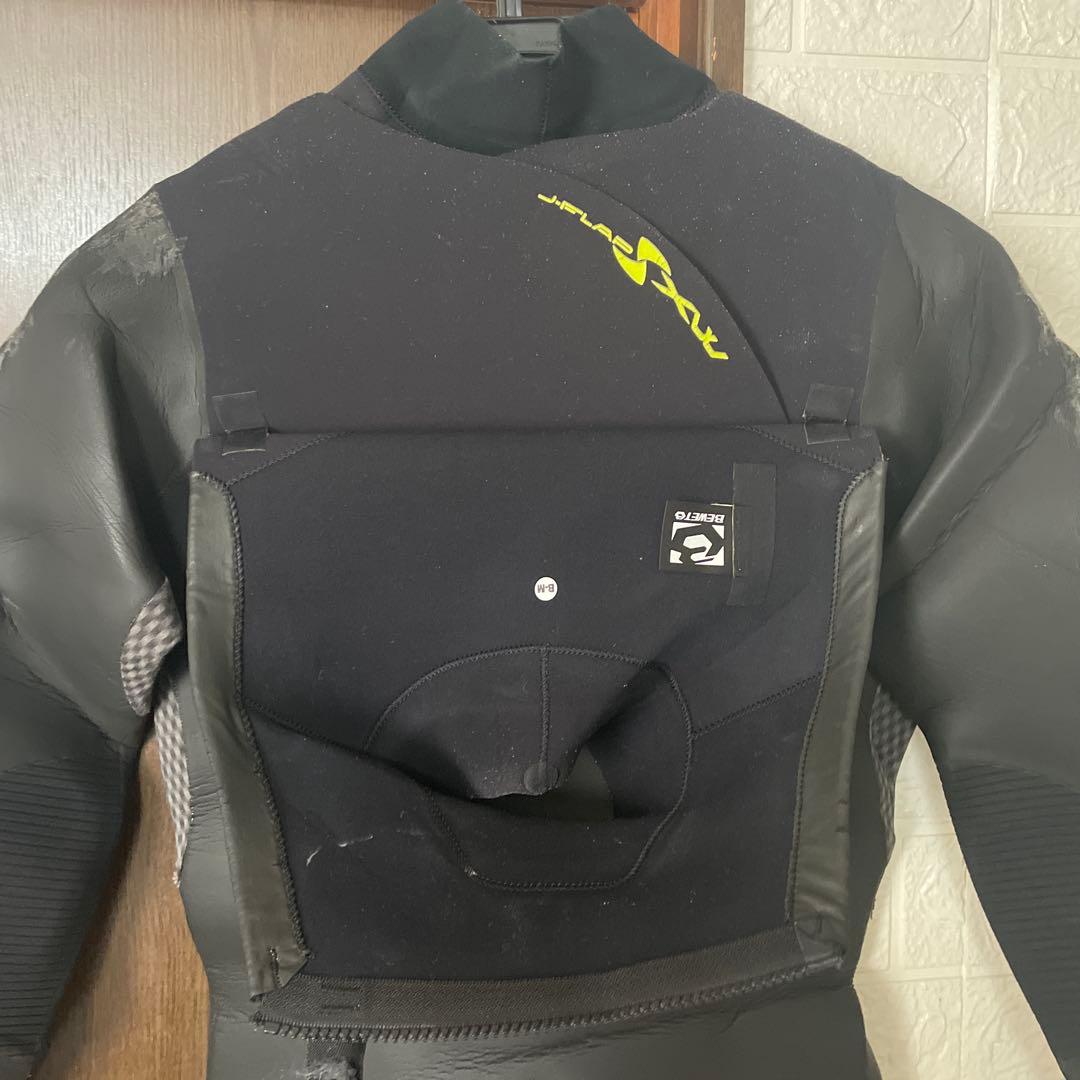 BEWET セミドライスーツ、4ミリ、3ミリ　サイズMB