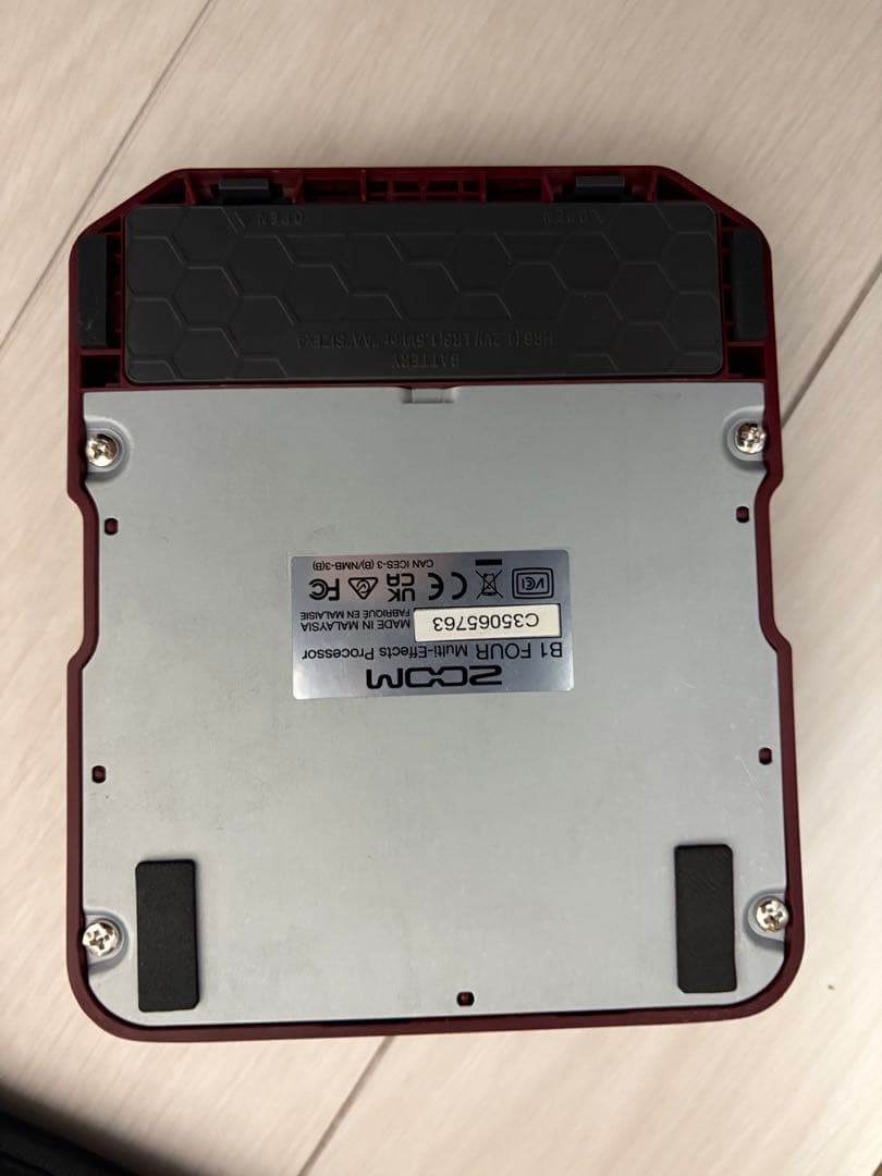 ベース ZOOM B1FOUR