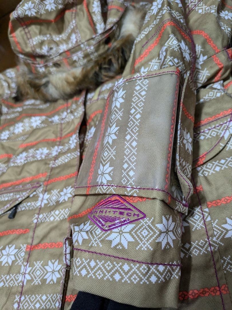 美品　レディース　スキーウェア　上下セット　コロンビア　М(日本のL)　ベージュ
