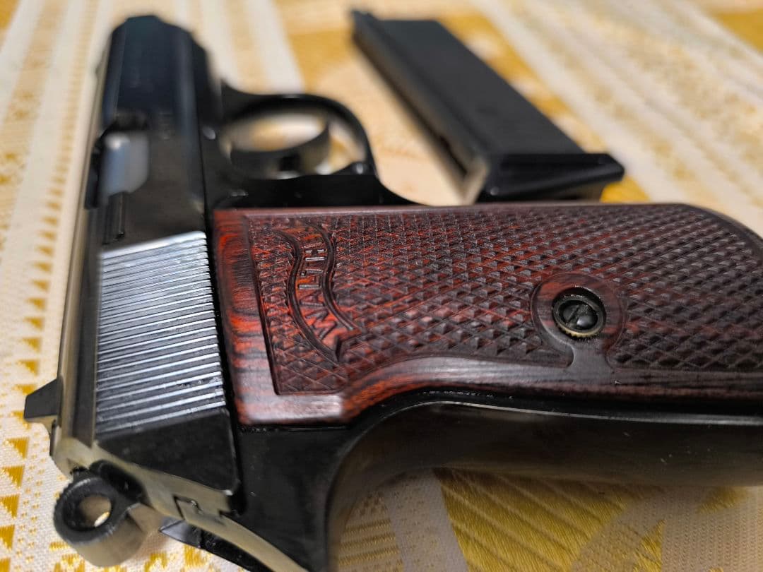 マルゼン PPK/S ブラックメタル ガスブロ木製グリップ仕様