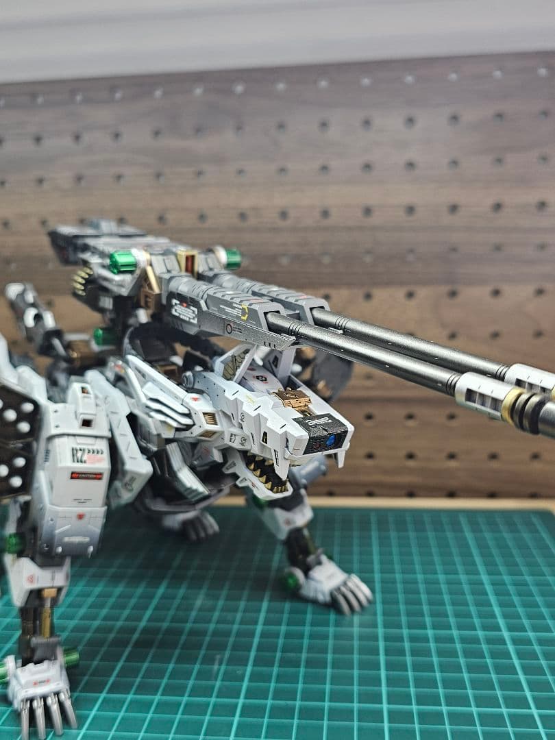 ゾイドHMMケーニッヒウルフデュアルスナイパーライフルセット全塗装