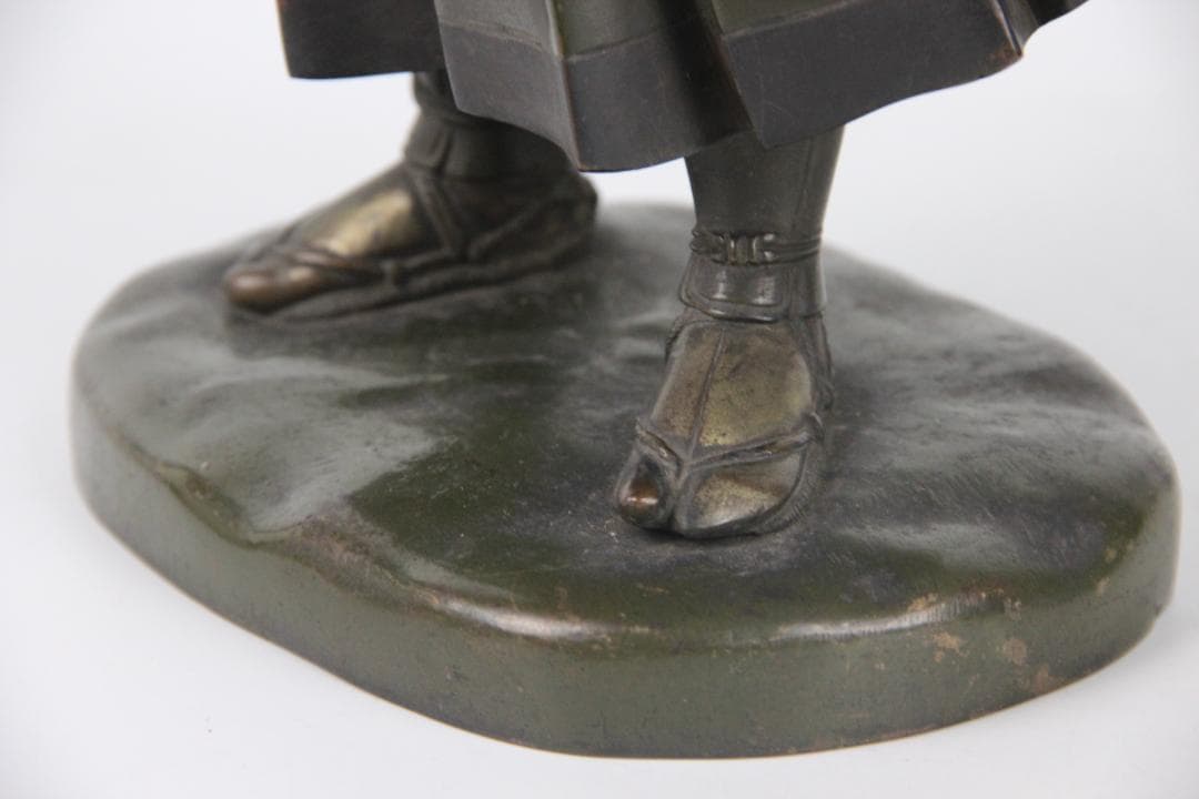 日本美術　銅製武人像　正秀作　細密彫刻　金象嵌　明治期金工　時代物 Eo1-21