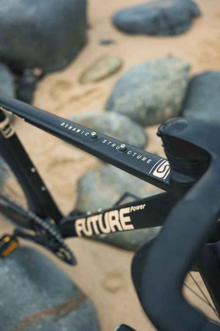 FUTUREBIKE グラベルロード