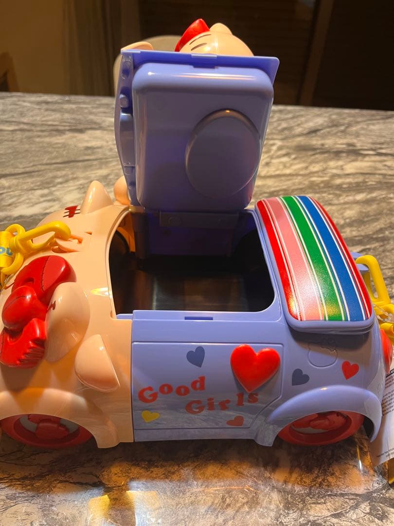 ユニバーサルスタジオ　ハローキティ チャッキー　ポップコーンケース キティちゃん