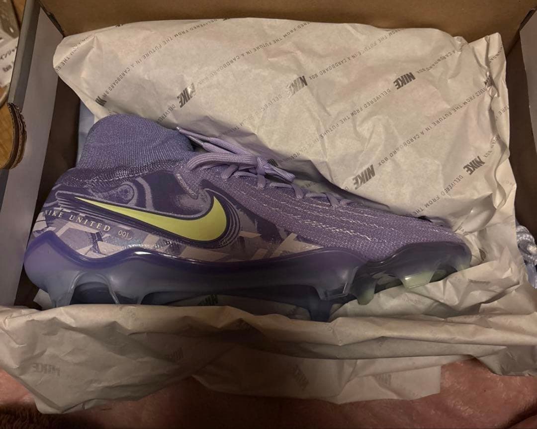 NIKE ファントム　ルナ2 FG 26.0センチ