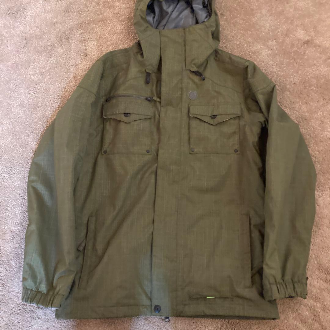 〈美品〉おまけつきVolcom ボルコム スノーボードジャケット スノボ カーキ