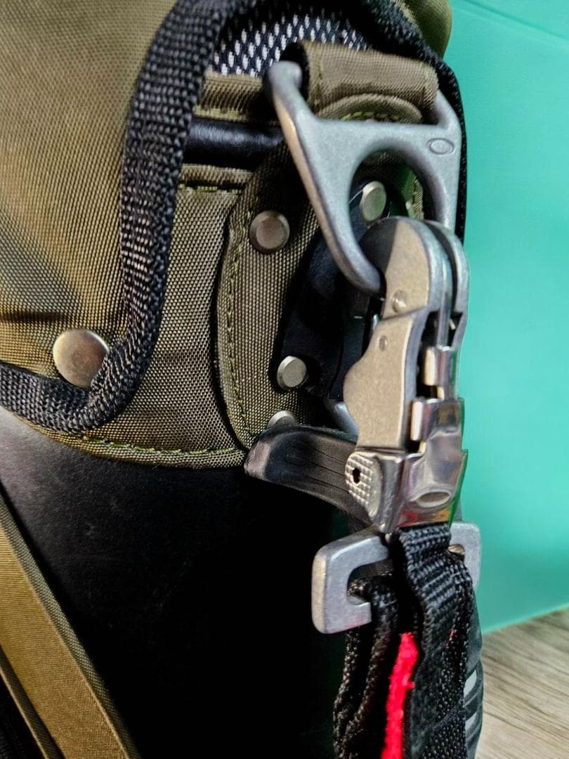 送料無料/超美品　　Oakley khaki高級タイプKHAKIゴルフバッグ