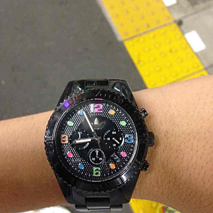 アディダスの時計