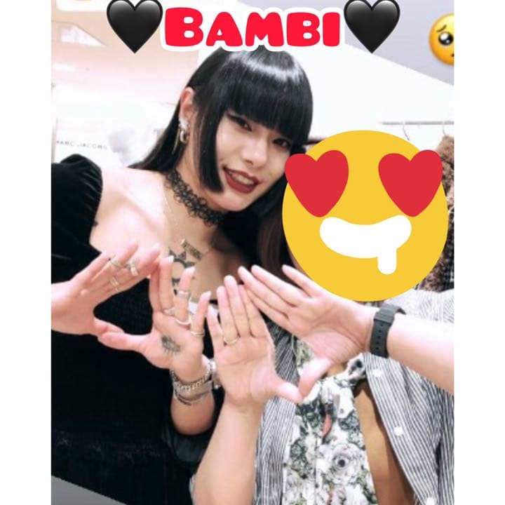 仲万美さんの直筆サイン色紙