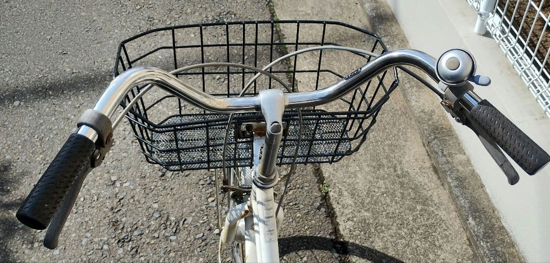 自転車　軽快車　ママチャリ　27インチ　状態良好　オートライト　鍵、カゴ付き