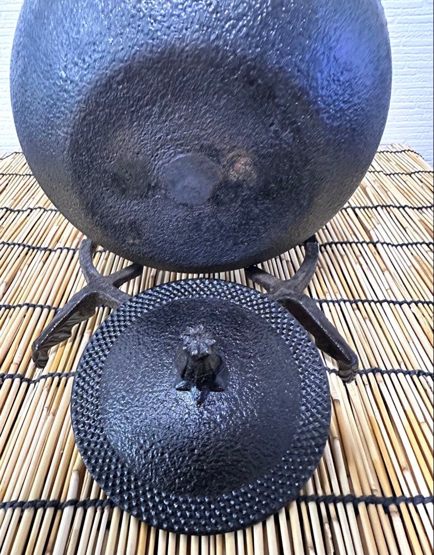 ほぼ未使用品 南部虎山工房造 １５型 姥口アラレ　南部鉄瓶　南部鉄器　鉄瓶