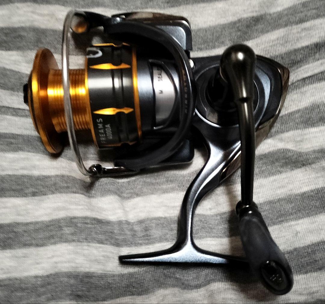 Daiwa FREAMS 4000A スピニングリール