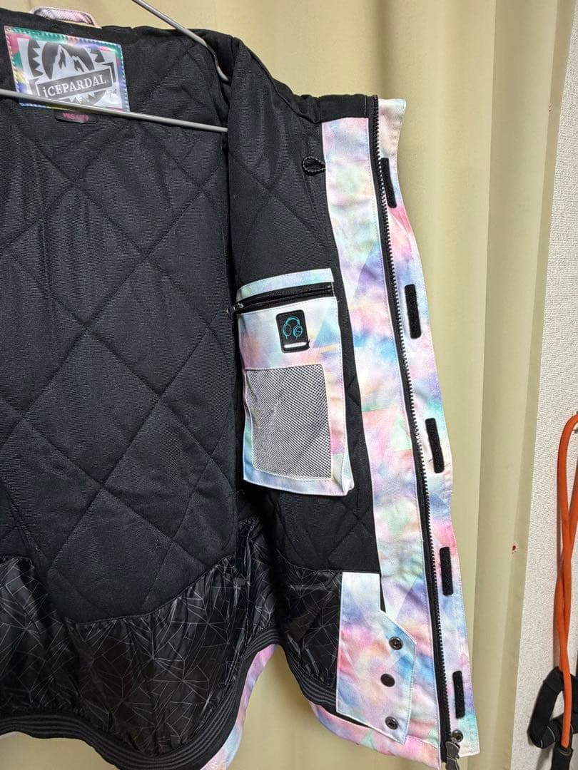 美品！スノーボード　スキーウェア上下セット　Sサイズ