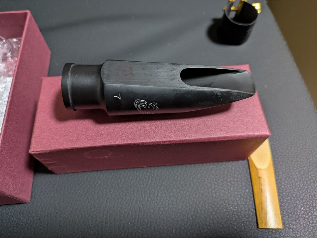 アイゼン　テナーサックス用マウスピース　LS7　リガチャーつき