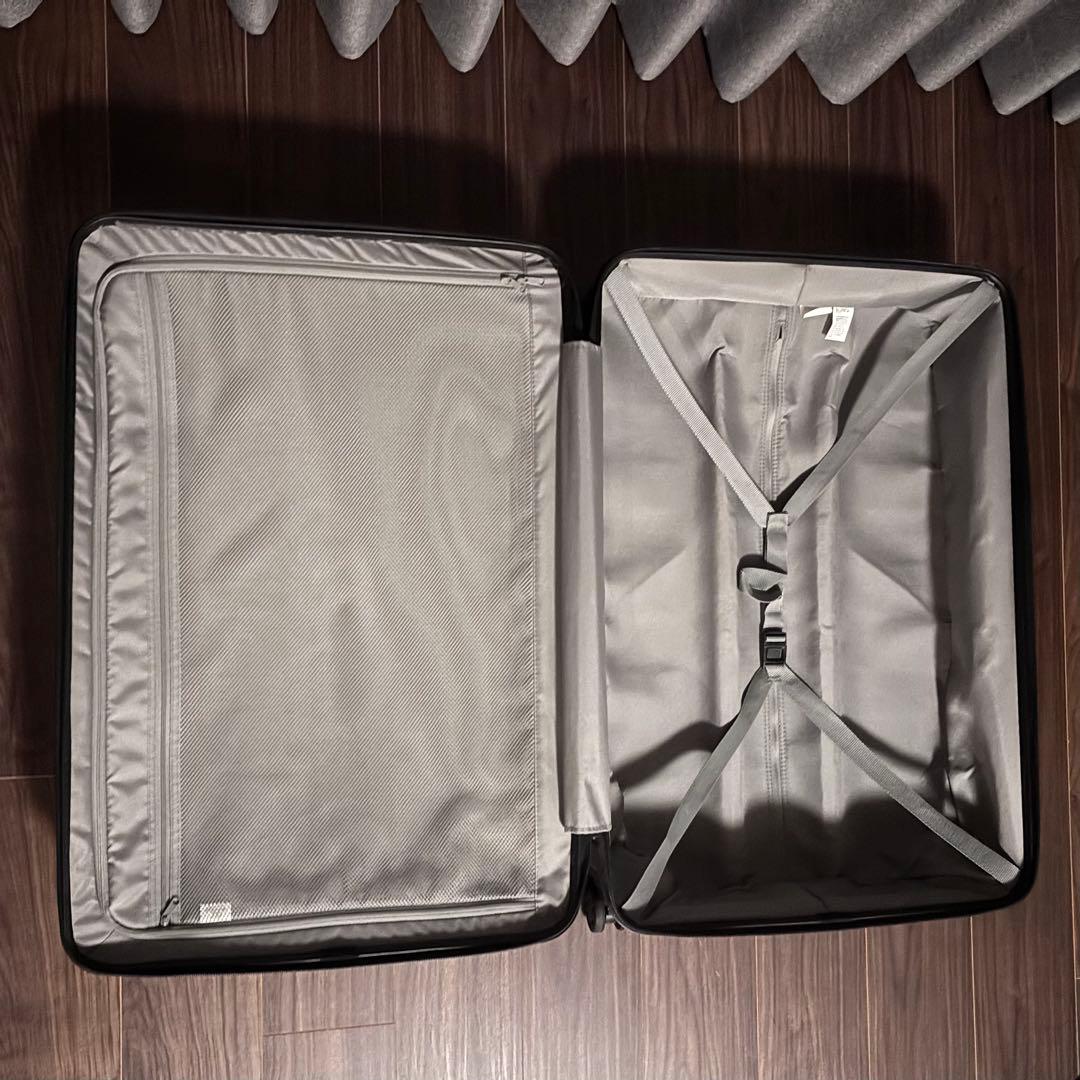 無印良品　黒 キャリーケース 104リットル　TSAロック 4輪　特大