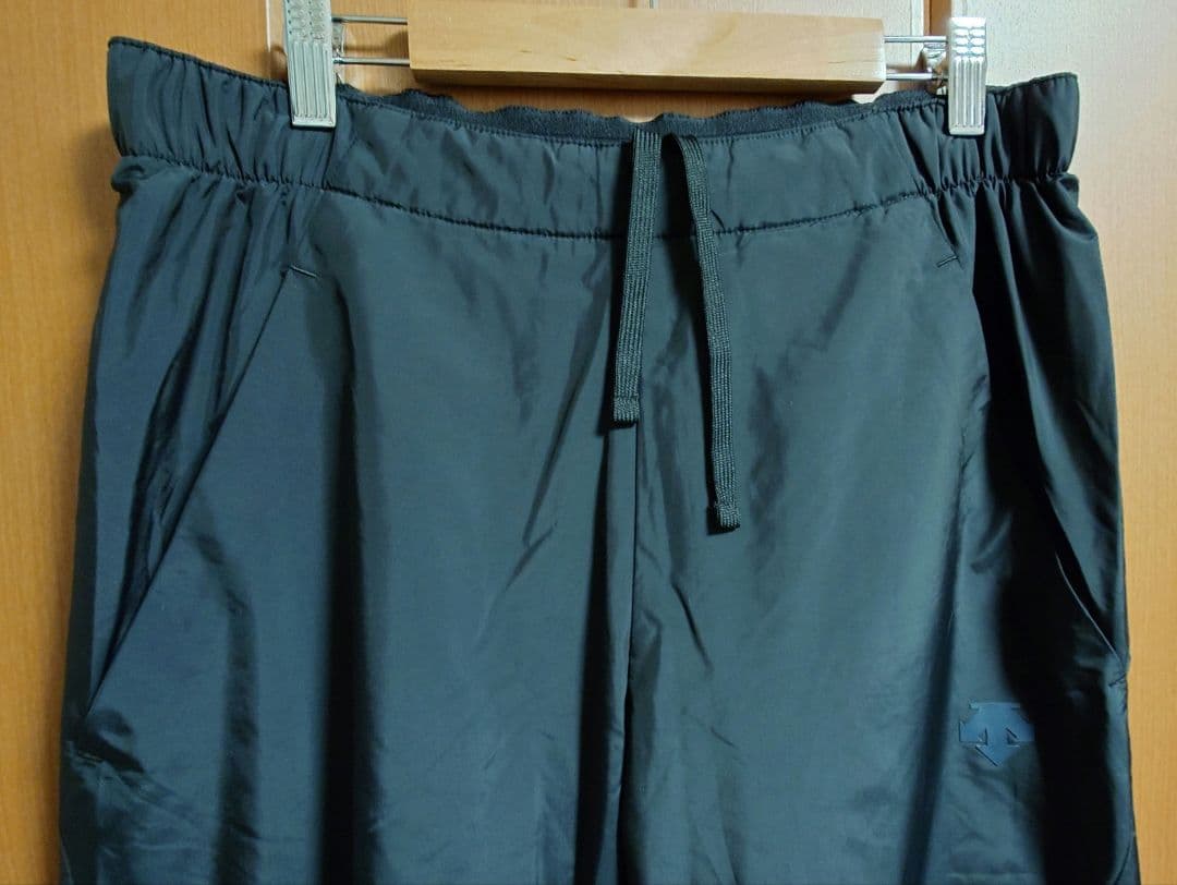 デサント　セットアップ　防寒仕様　中厚　シャカシャカ　黒　Lサイズ